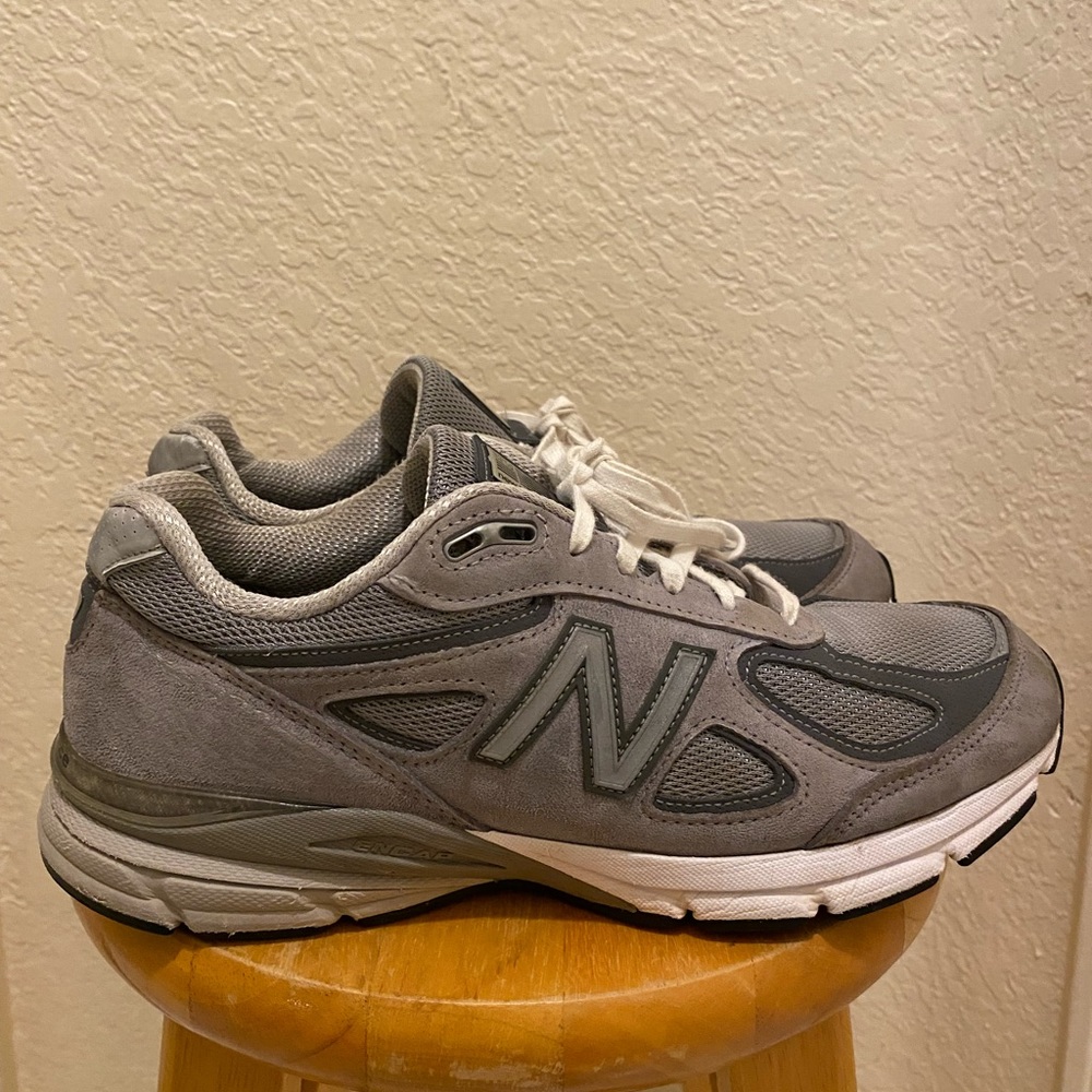 New Balance 990v4